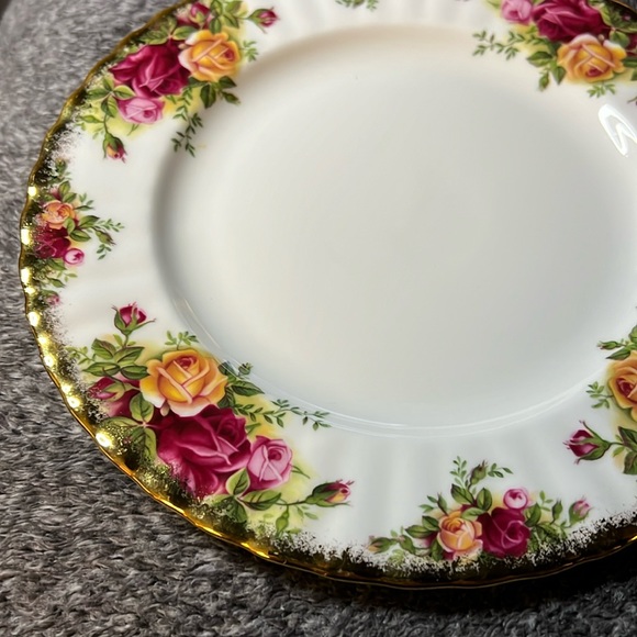 SALAD / DESERT PLATE OLD COUNTRY ROSES ROYAL ALBERT BONE CHINA ENGLAND 1962 VTG - Picture 5 of 12